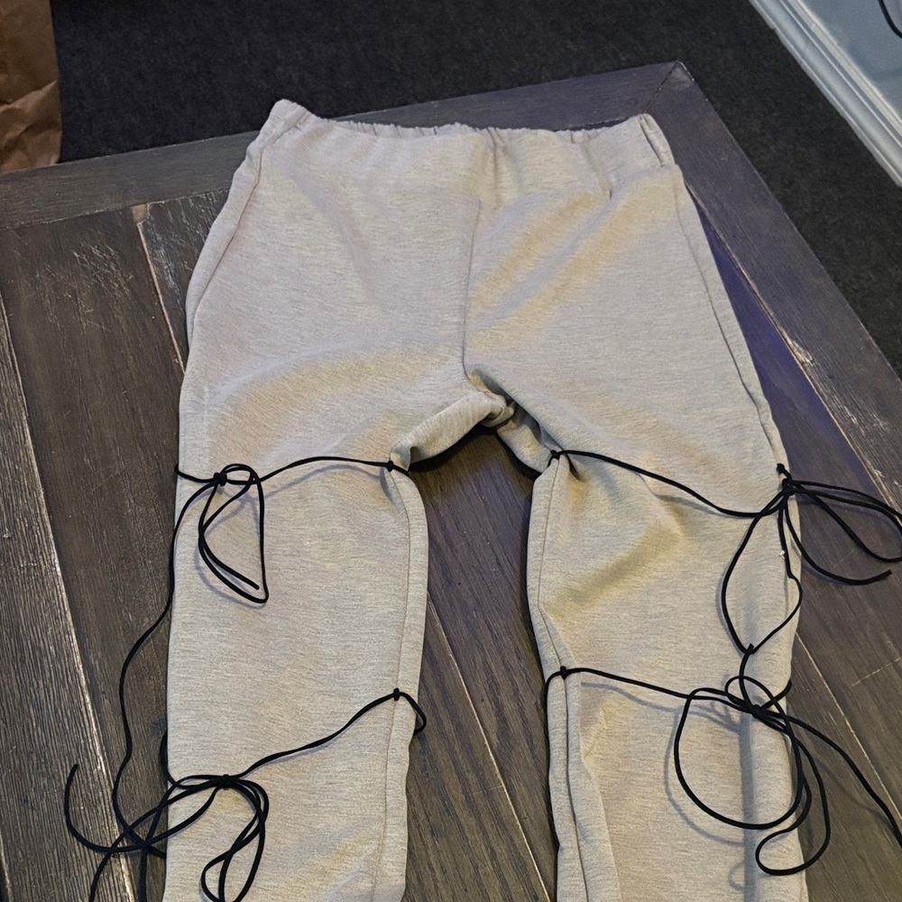 WinWin Light Gray Joggers with Black Ties